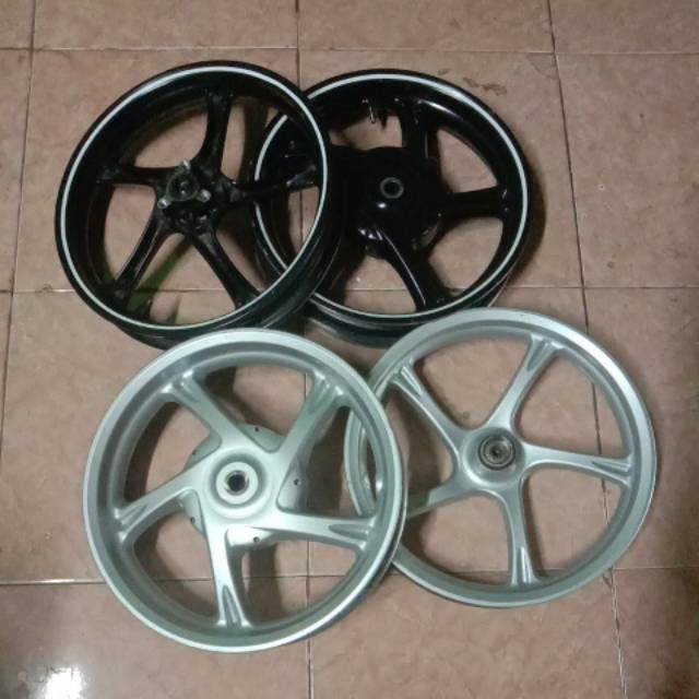 Velg racing yamaha fino 125 new atau yamaha xrade new tapak lebar original depan belakang