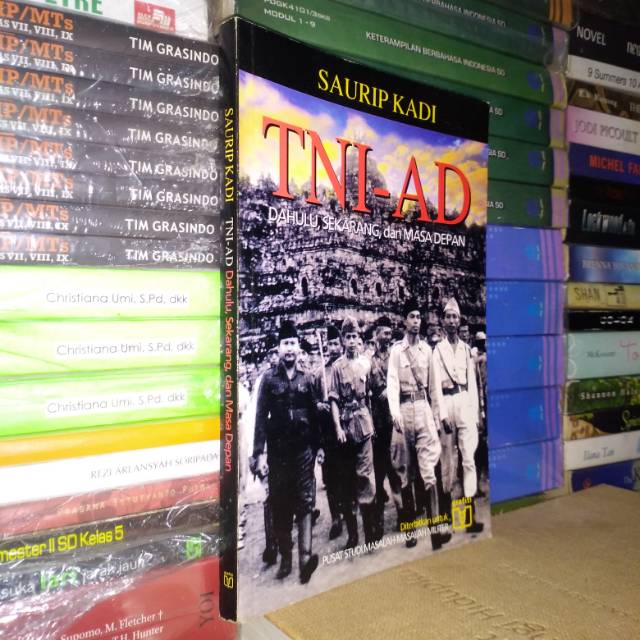 Buku TNI - AD DAHULU SEKARANG DAN MASA DEPAN