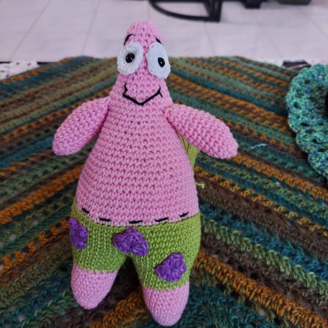 Boneka rajut patrick star