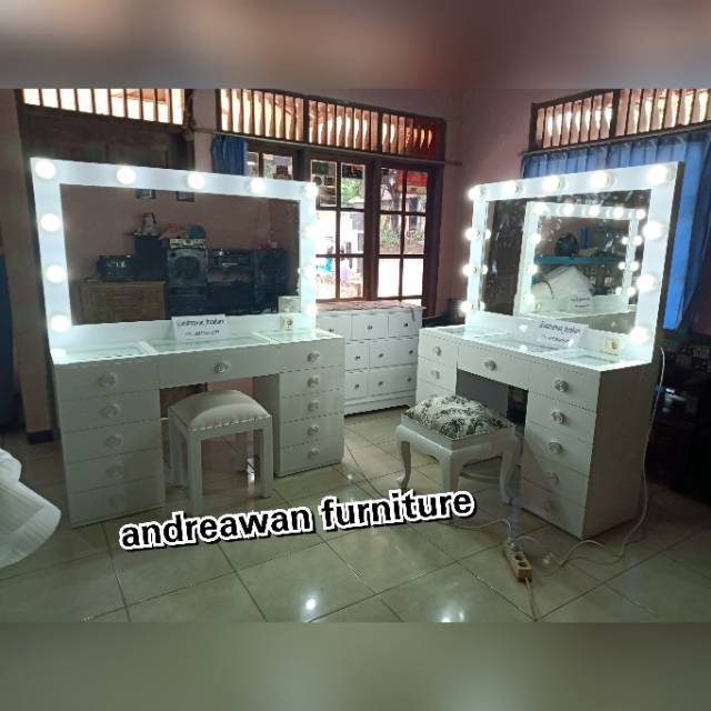 Meja rias laci  meja rias cat duco putih  meja rias mebel jati Jepara  meja rias artis