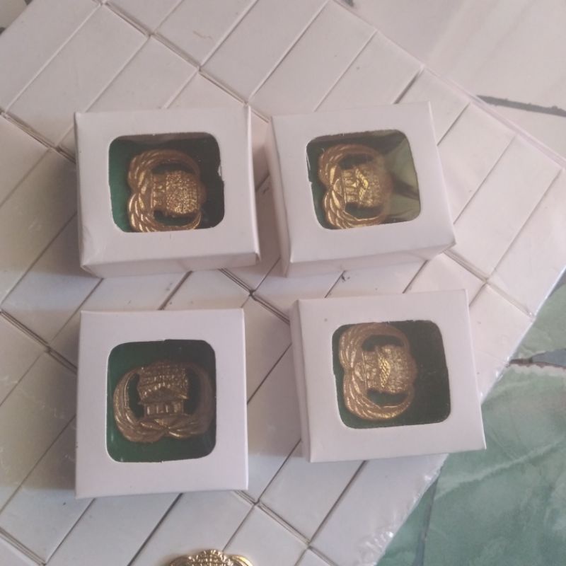 pin korpri peniti cor duz