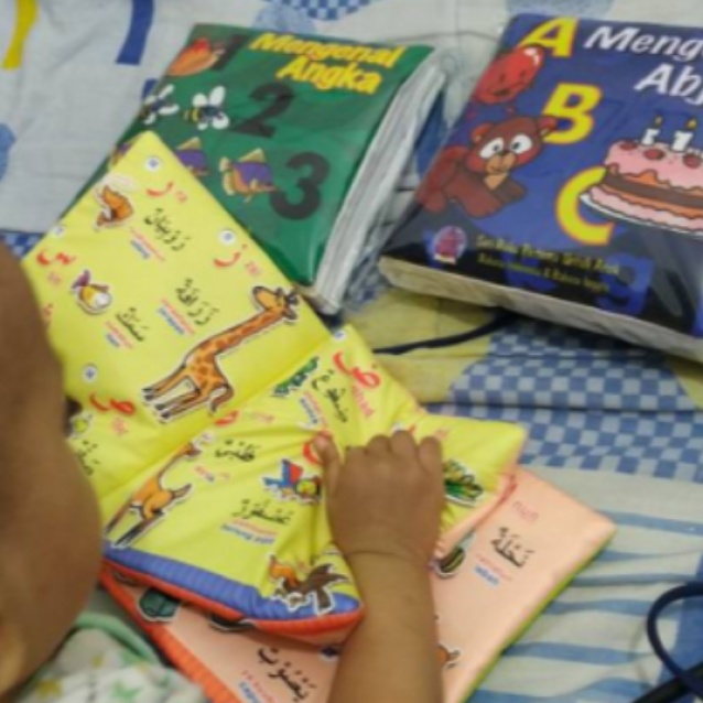 Soft book buku bantal kain HIJAIYAH abjad huruf angka mainan bayi