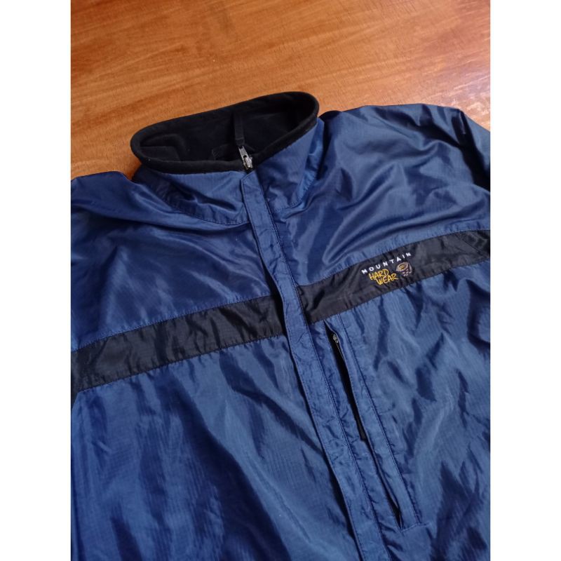 Jaket Mountain Hard Wear