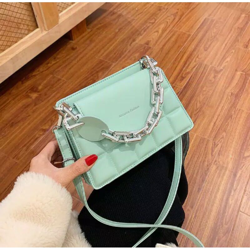 TAS SELEMPANG AMOURRE FASHION SILVER