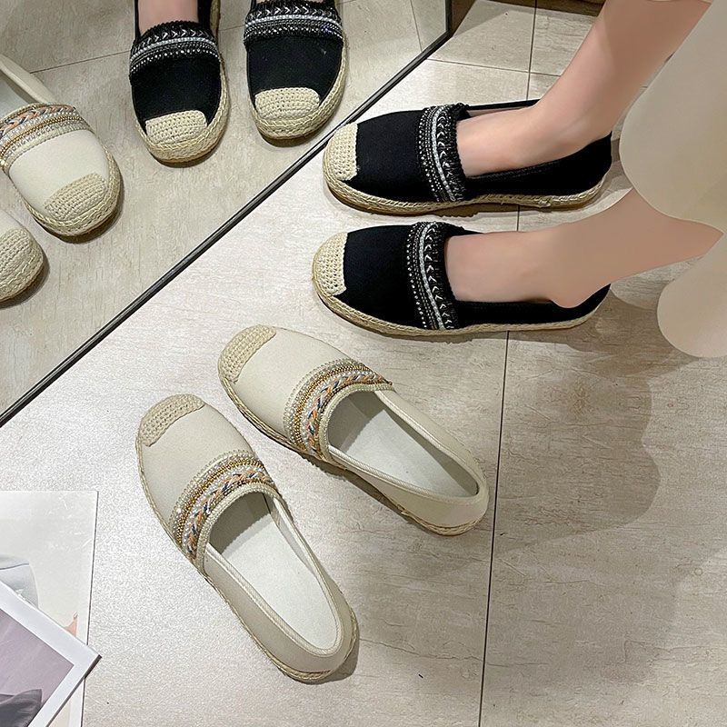 Sepatu Flat Wanita Import Trendy Korea Sepatu Slip-On Cewek Terbaru Style Fashionable