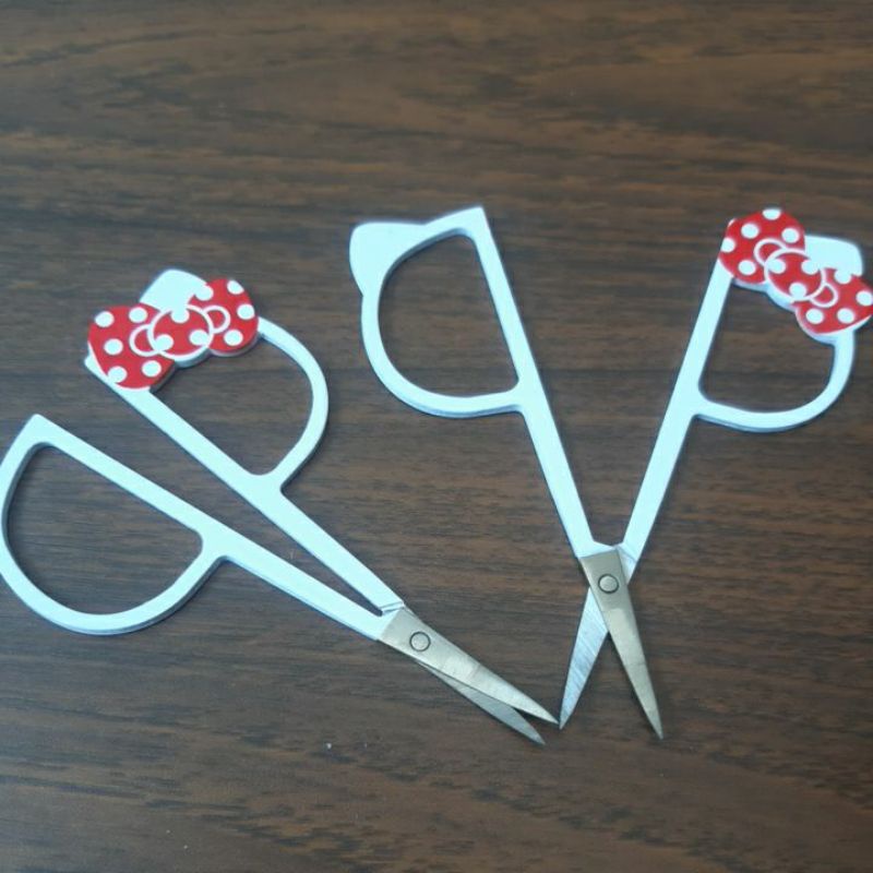 

Gunting kecil motif hello kitty