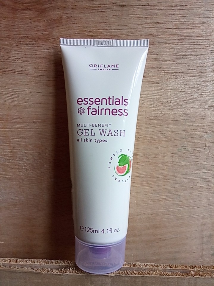 Diskon 50% Essential Fairness Whitening Perawatan Pencerah Wajah Kulit Normal