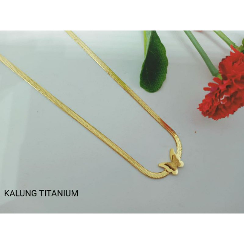 Fourfashion Kalung Titanium Dewasa model belut Kupu-kupu Gold