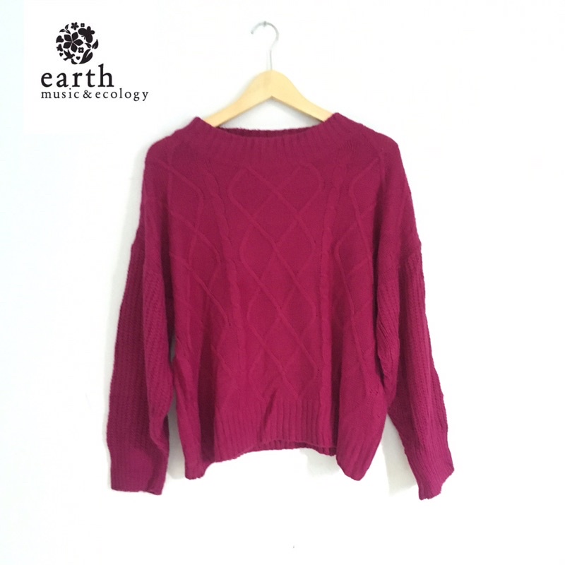 Burgundy Sweater Ketupat