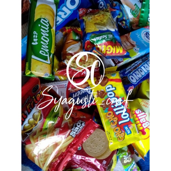 

Hampers kado gift box snack custom sesuai budget kado jajan