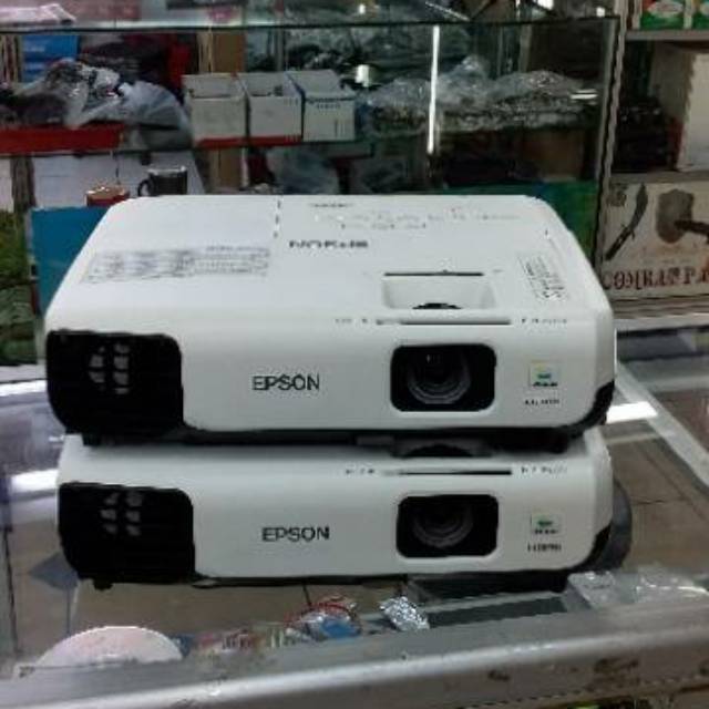 Projector Epson EbX200 Hdmi,wifi 2700 Ansilumens Kualitas Bagus