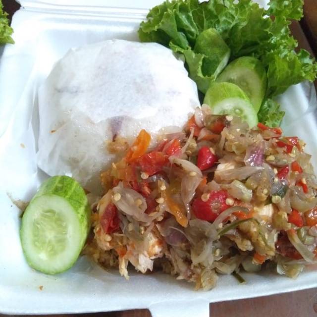 

Nasi liwet ayam sambel matah