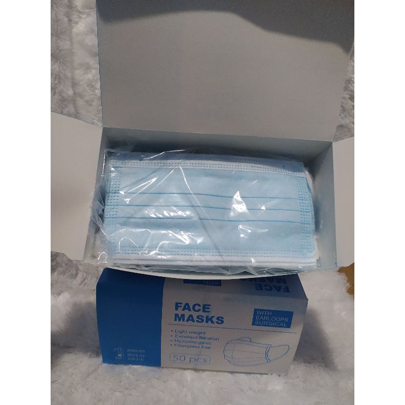 Masker 3 Ply Biru Earloop Non Hijab Face Mask 1 Box isi 50