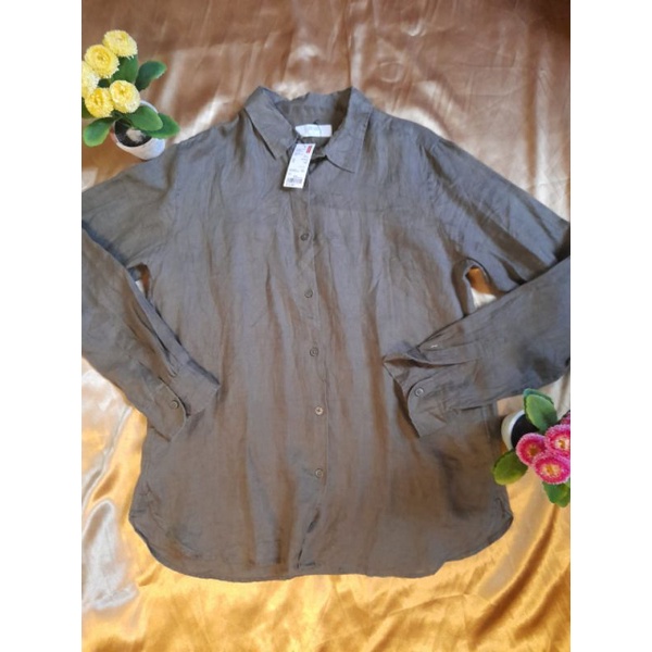 kemeja brand uniqlo