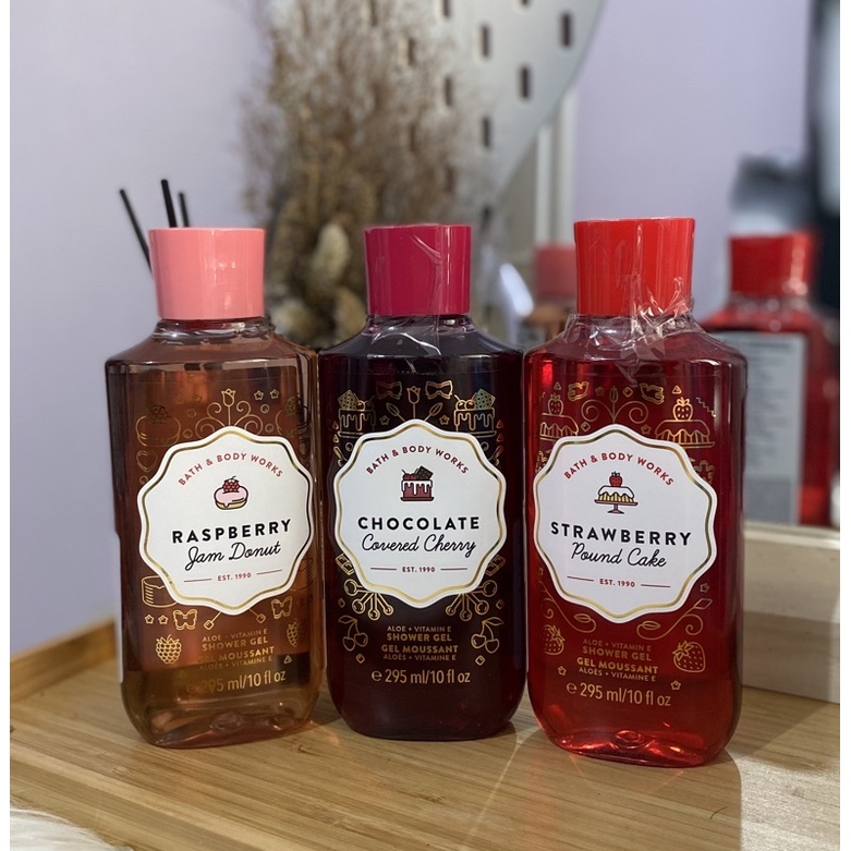 SALE BATH & BODY WORK SHOWER GEL FROSTED COCONUT SNOWBALL & WINTER CANDY APPLE
