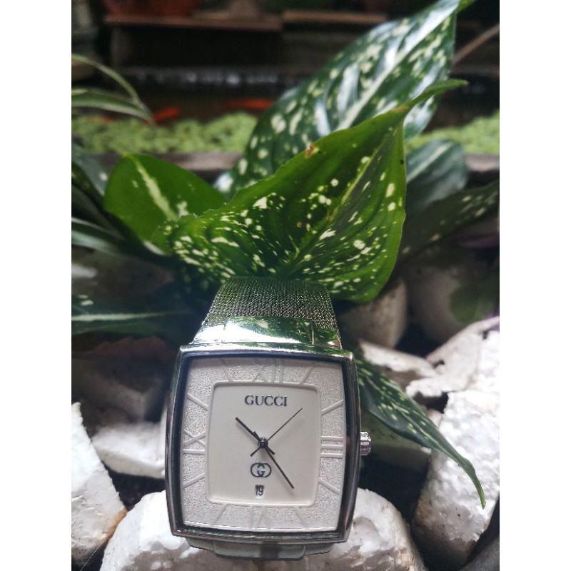 preloved jam tangan gucci
