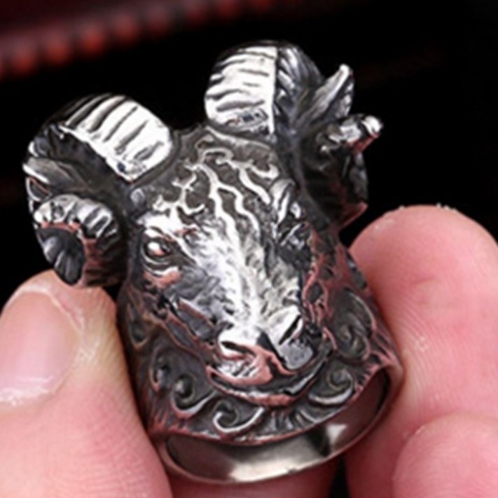 SEUSUK  Vintage Satan Worship Ram Aries Zodiac Sheep Goat Head Horn Biker Ring