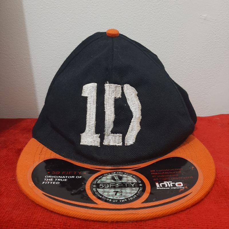 PRELOVED SNAPBACK TOPI BORDIR ONE DIRECTION 1D LOGO