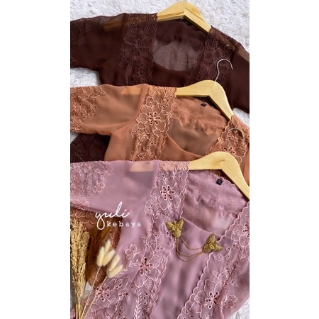 Kebaya Bali Bordir Jadi Premium kutubaru lengan pendek | Yulikebayabali