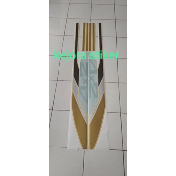 STIKER LIST BODY MOBIL DAIHATSU TAFT 4X2 ROCKY