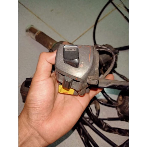 Holder Saklar Kiri Tiger Revo Tiger 2000