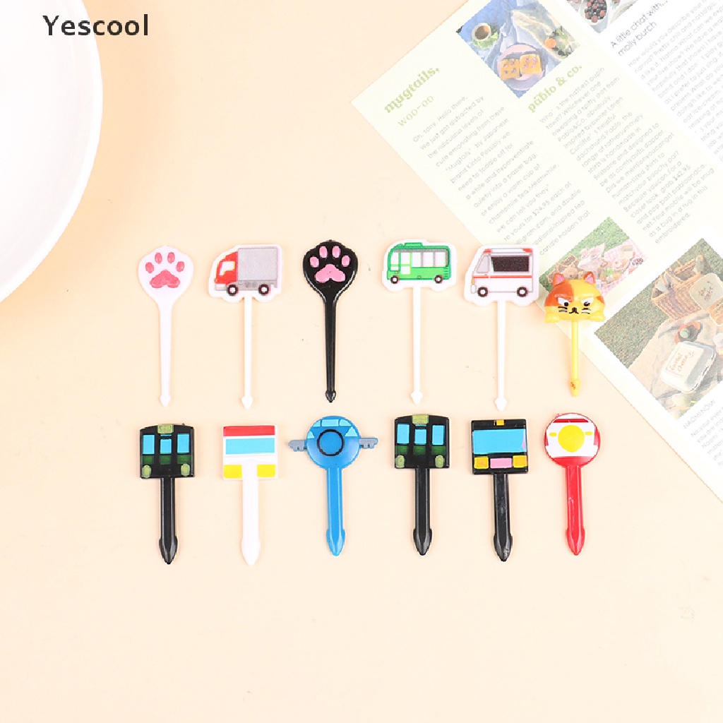 Yescool 6 / 8 / 10pcs Garpu Buah / Dessert / Bento Desain Kartun Hewan Untuk Dekorasi Pesta