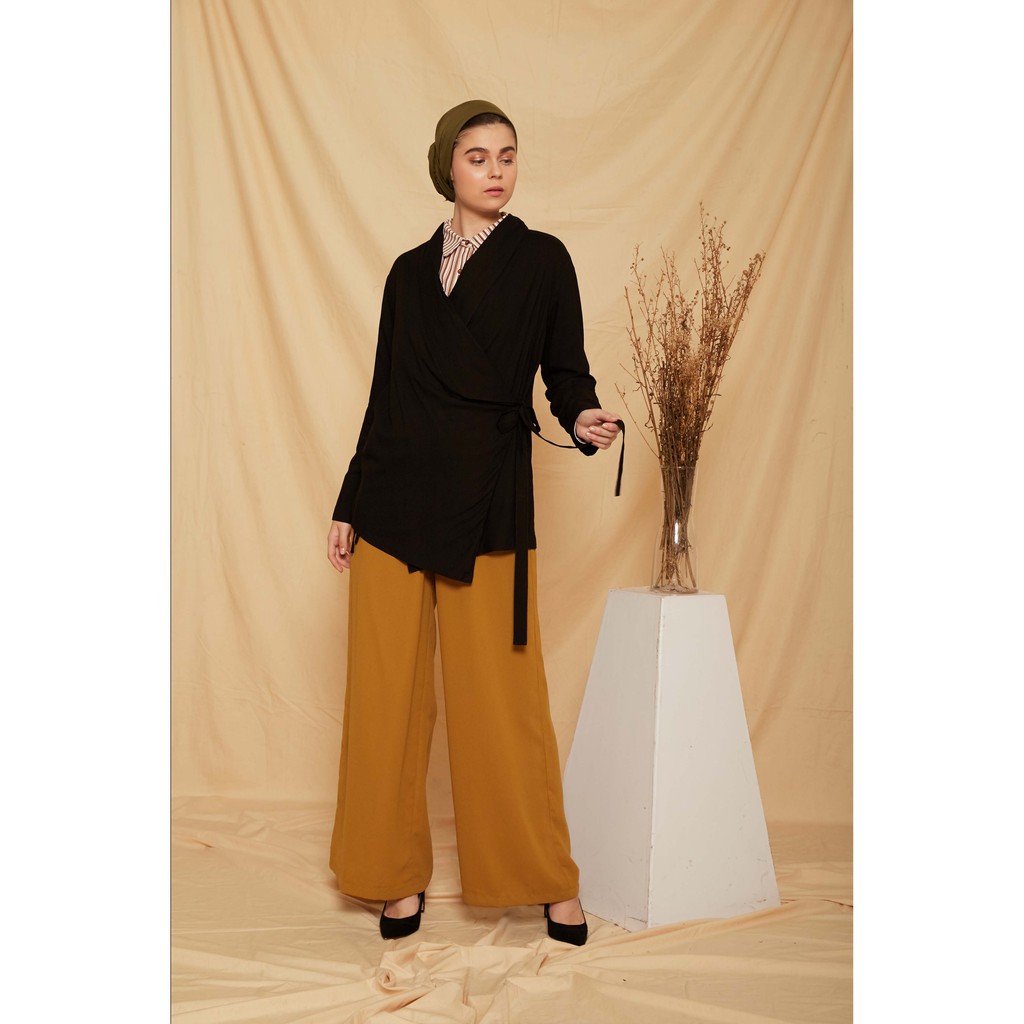 SUQMA Leora Outer Black