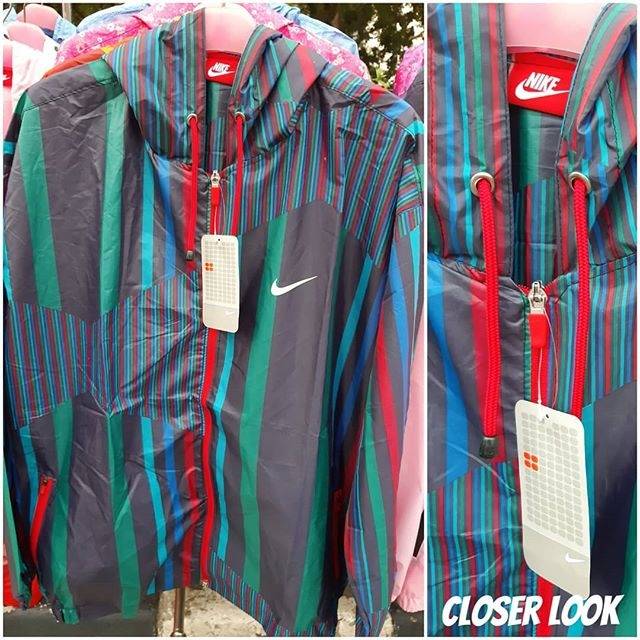 Jaket running NIKE waterproof biru garis 2