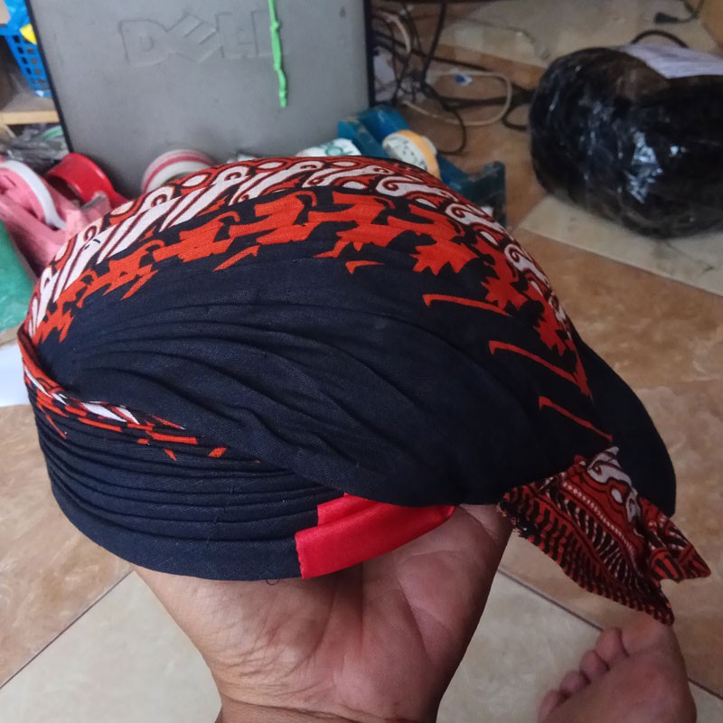 Blangkon Jogja Lipat Kain iket Motif Klasik