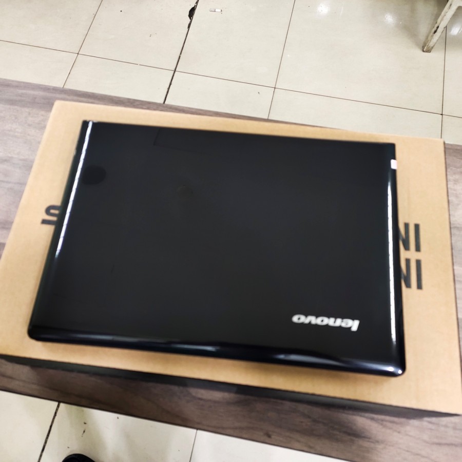 Laptop Leptop Lenovo Baru dipake beberapa bulan seperti baru mulus