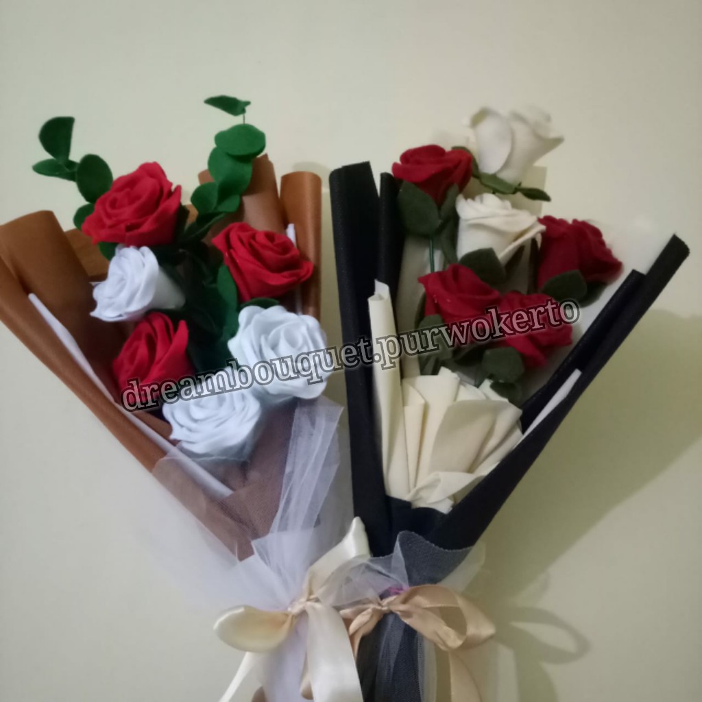 Buket Flanel Mawar Merah Putih