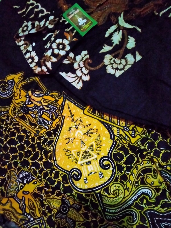 Model Kemeja Baju Batik Pekalongan Baju Batik Modern Hem Batik Pria Motif Arjuna Orange