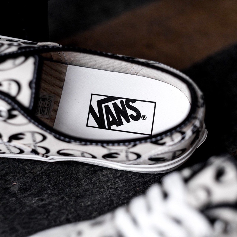 VANS AUTHENTIC X @mooneyesjp 44 DX ANAHEIM FACTORY / WHITE ORIGINAL 100%