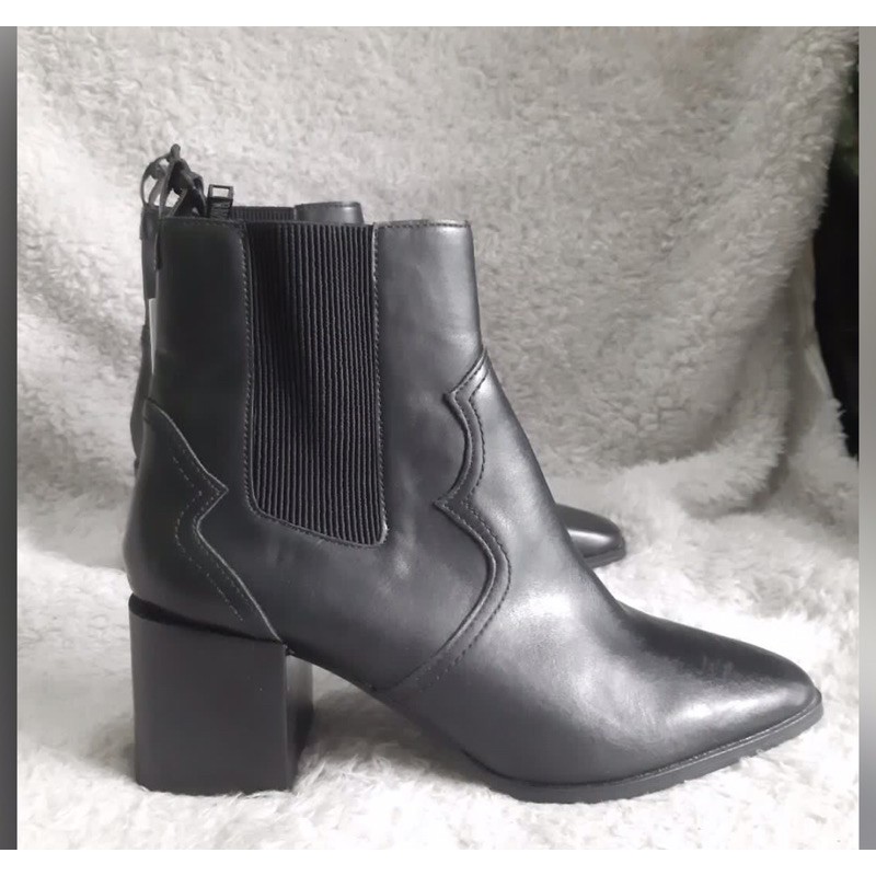 ZARA WOMAN ANKLE HEELS BLACK BOOTS (ORIGINAL STORE)