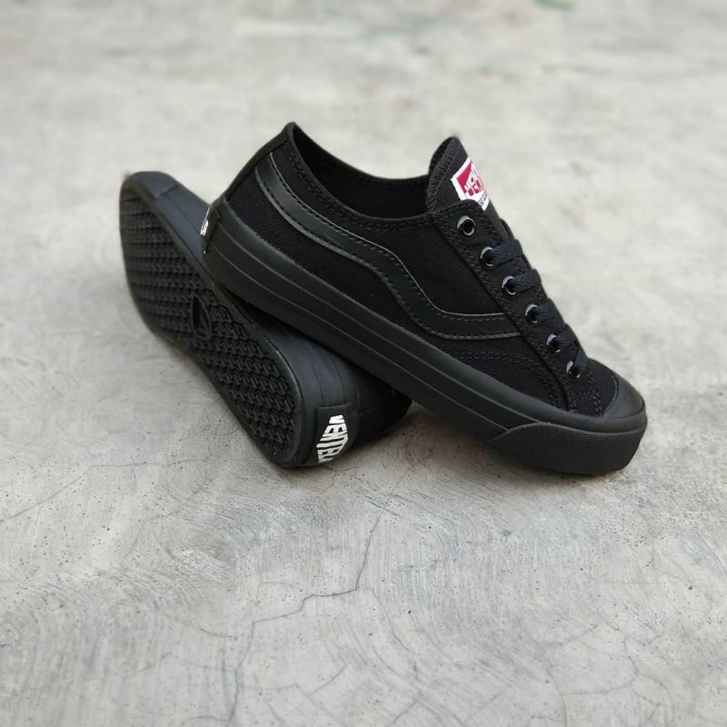 Ventela public low allblack original