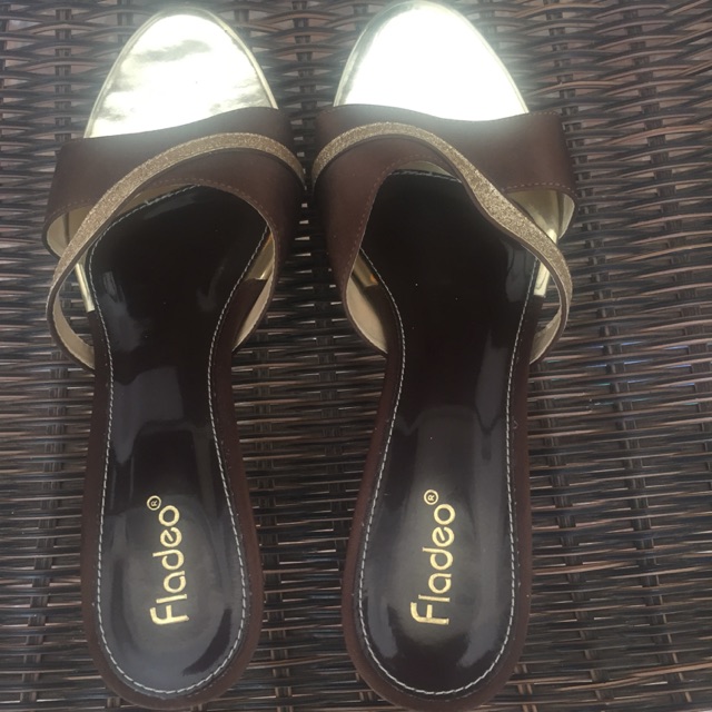 Sepatu pesta preloved