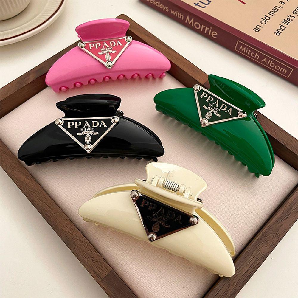 Needway   Wanita Cakar Rambut Elegan Retro Huruf Jepit Rambut Segitiga Akrilik Ponytail Holder