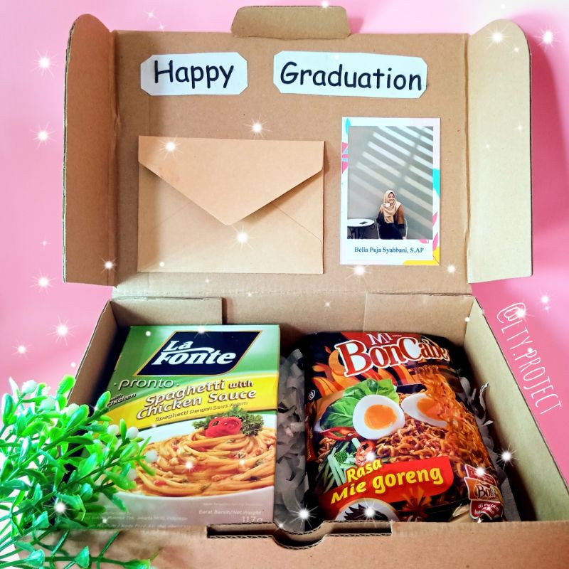 

kado sempro murah / kado wisuda / kado ulangtahun / snack box murah / gift box / hadiah / hampers gift