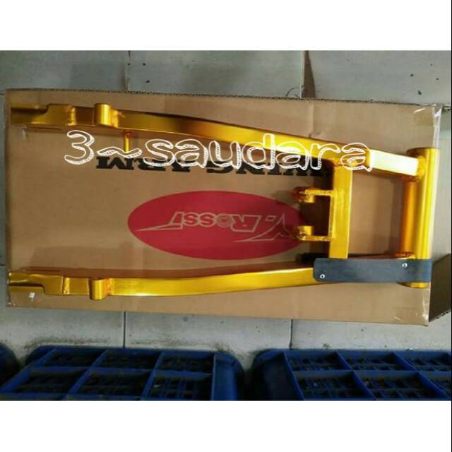 SWING ARM SUZUKI SATRIA FU 150 Gold V Rossi