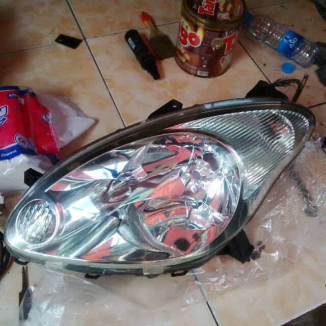 Headlamp Daihatsu Sirion