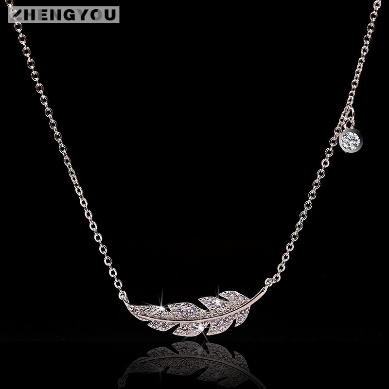 Kalung Rantai Klavikula Desain Daun Bulu Bahan Zirkon