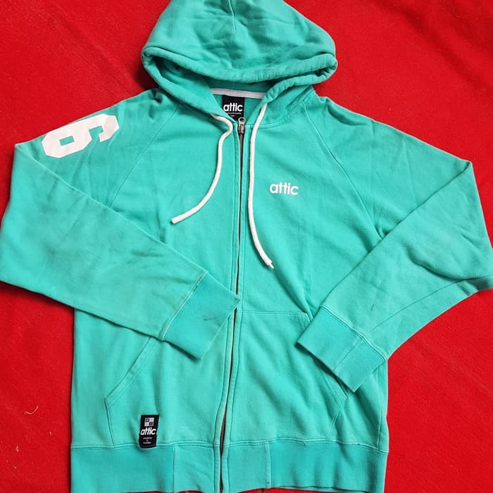 preloved hoodie / sweater / jaket attic murah masih bagus