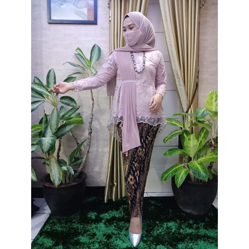 AURORA SELENDANG CERUTI KEBAYA MODERN-Rose Gold