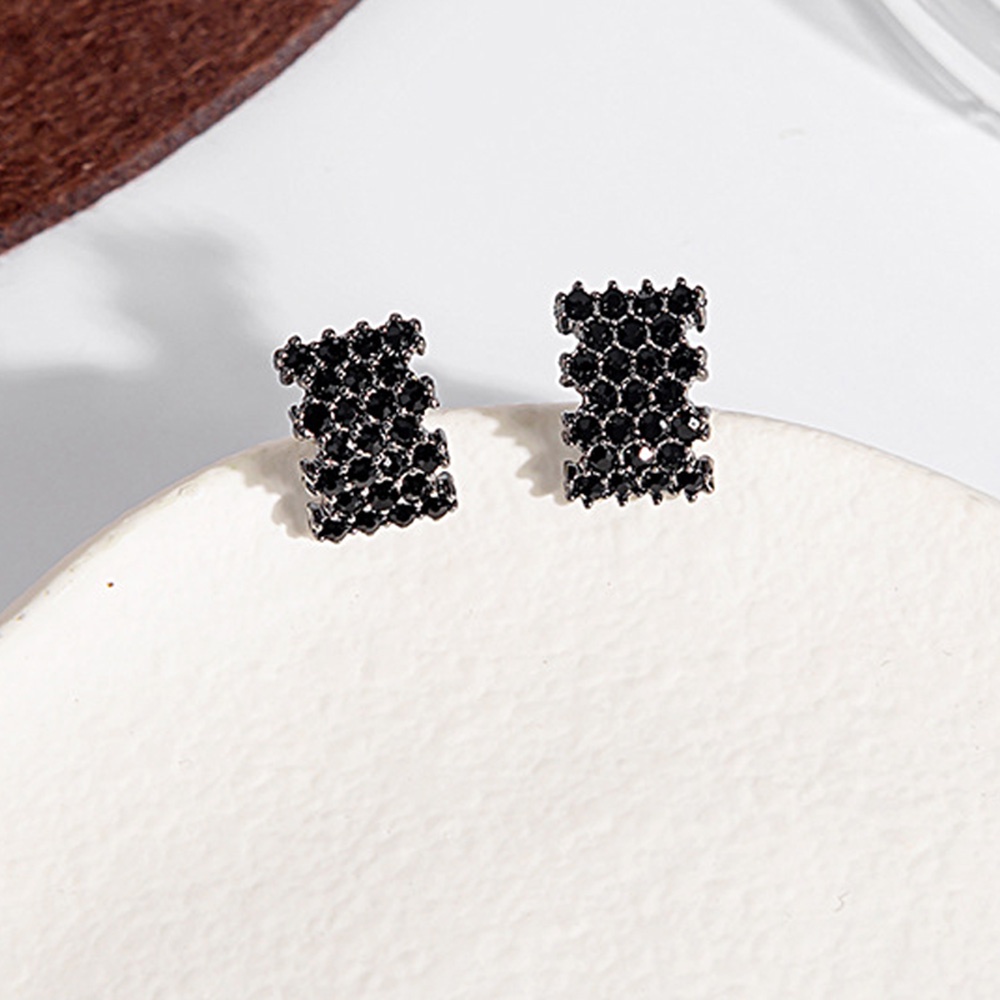 Anting Stud Bentuk Persegi Geometris Bahan Resin Warna Hitam Gaya Vintage Untuk Wanita