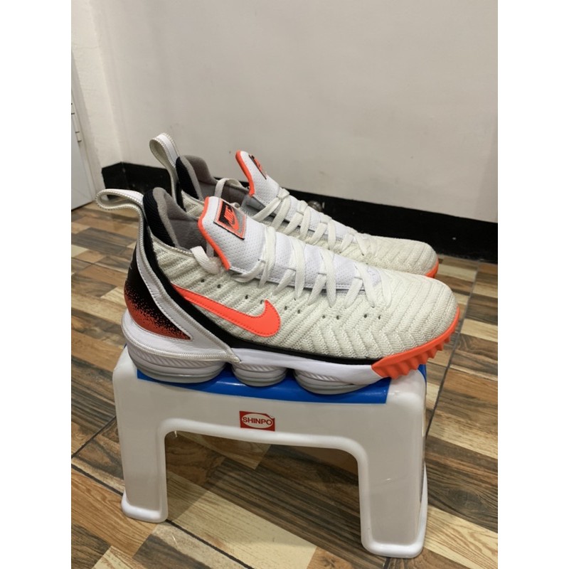 Nike Lebron 16 "Hot Lava" Second Bekas Original Size 43