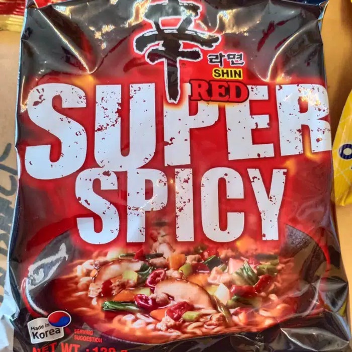 

impor-mie- nongshim red super spicy korea -mie-impor.