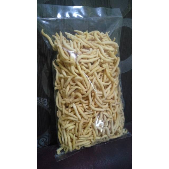 

Cheese Stick home made terbuat dari bahan berkualitas, cocok untuk ngemil atau oleh oleh.