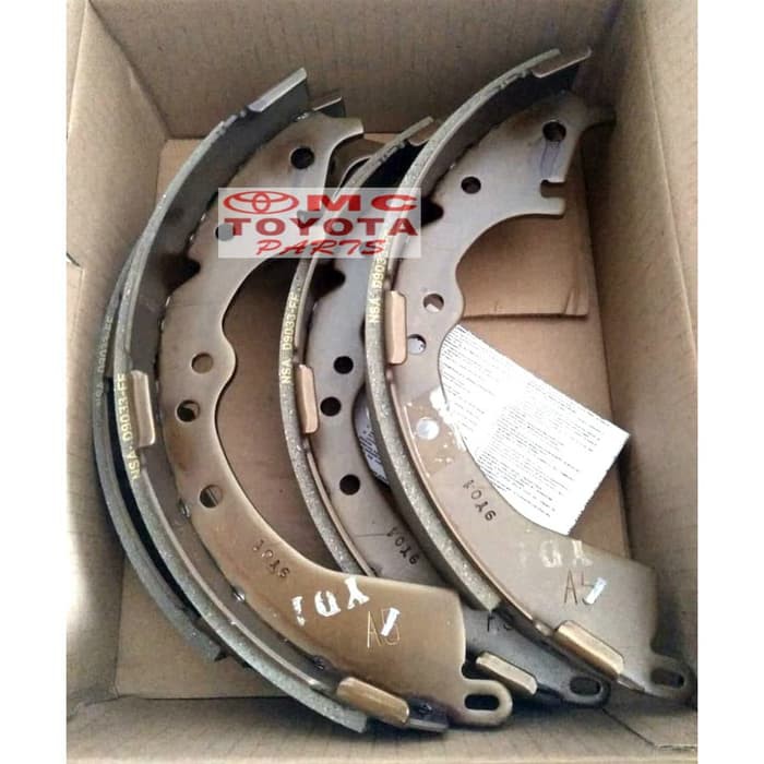 Brake Shoe Kampas Rem Belakang Kijang Innova 04495-0K040