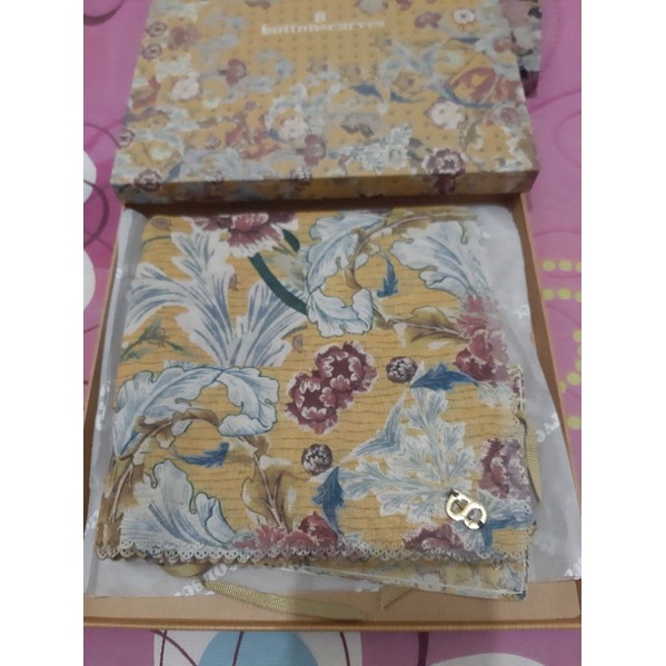 BUTTONSCARVES ROYALE YELLOW