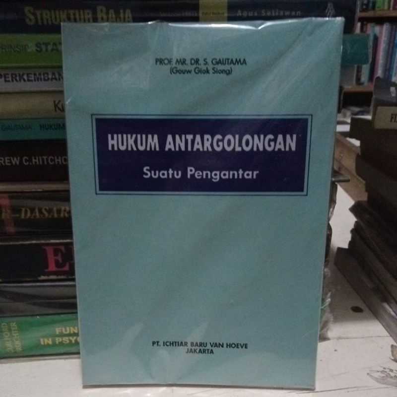 HUKUM ANTARGOLONGAN SUATU PENGANTAR